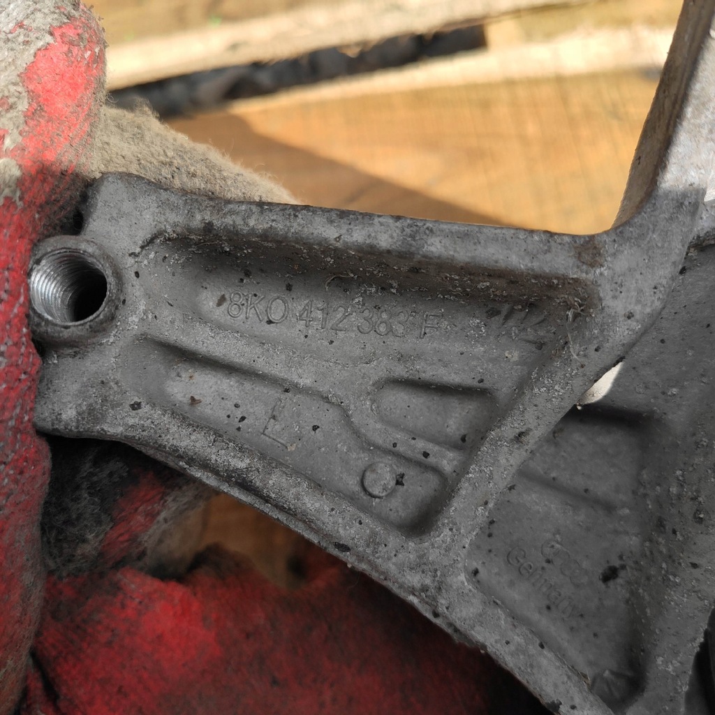 фото №9, Амортизатор кронштейн лівий перед audi a5 8k0412383