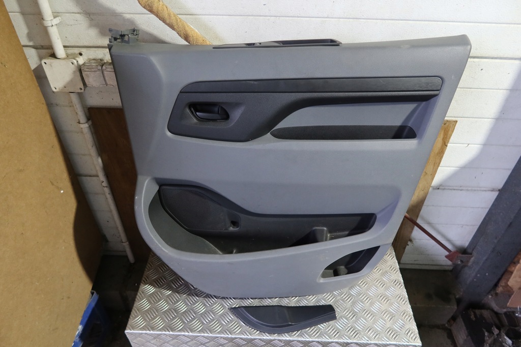 фото №1, Обшивка оббивка двері правий перед jumpy