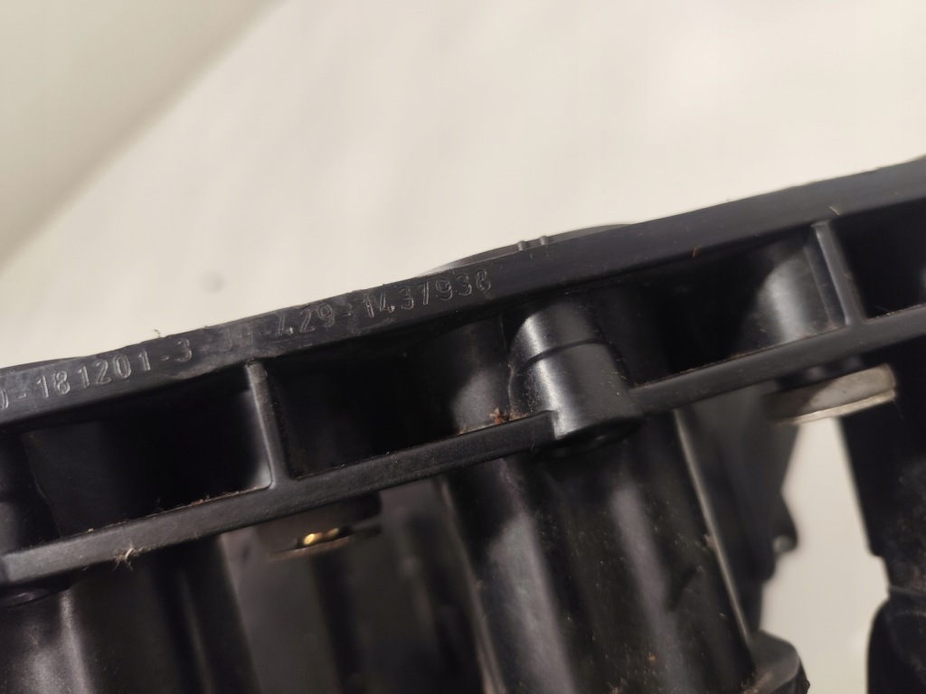 Колектор впускний  1.8 i bmw 3 e46 1437938 в Україні