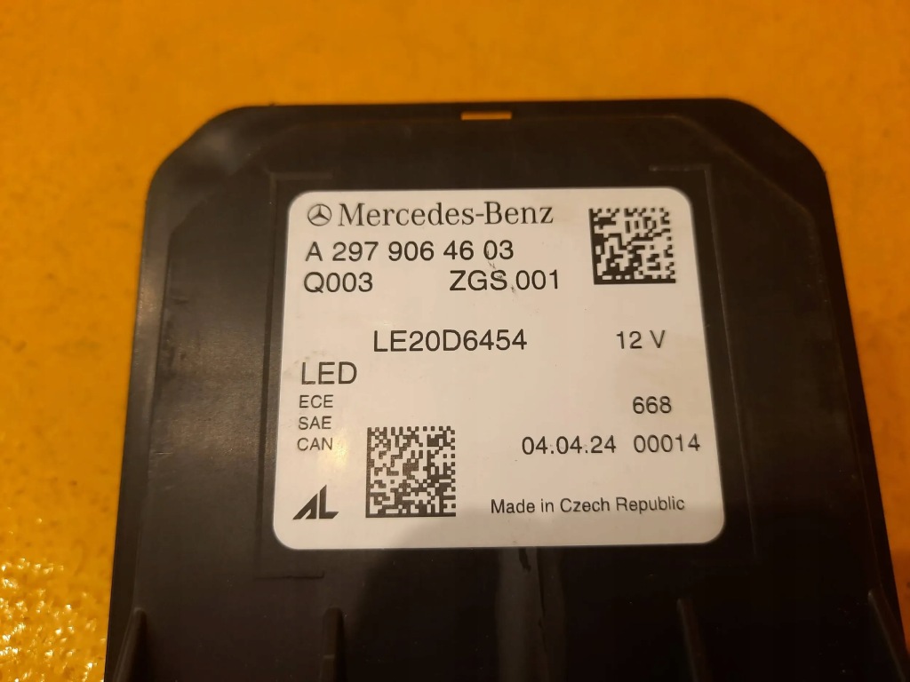 Mercedes-benz eqs w297 накладка лампа перед a2979064603 в Украине
