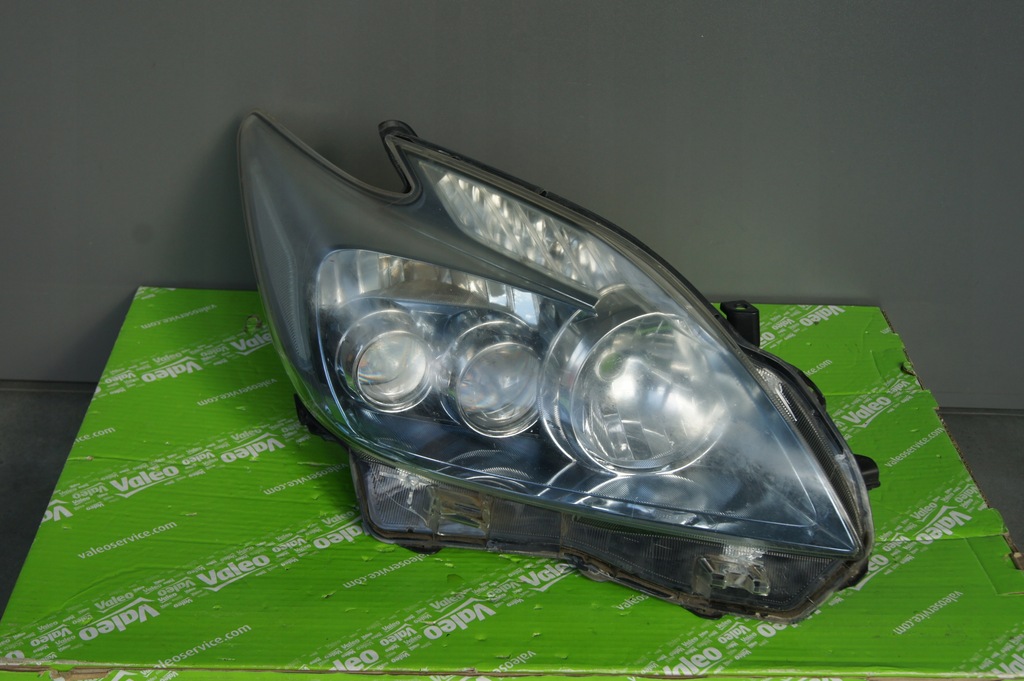 фото №1, Лампа toyota prius led правая europa lift 2012-2015