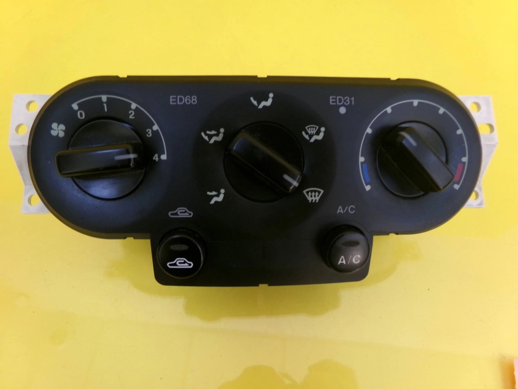 фото №1, Панель управление обдув ford maverick ii 01-07 nr559