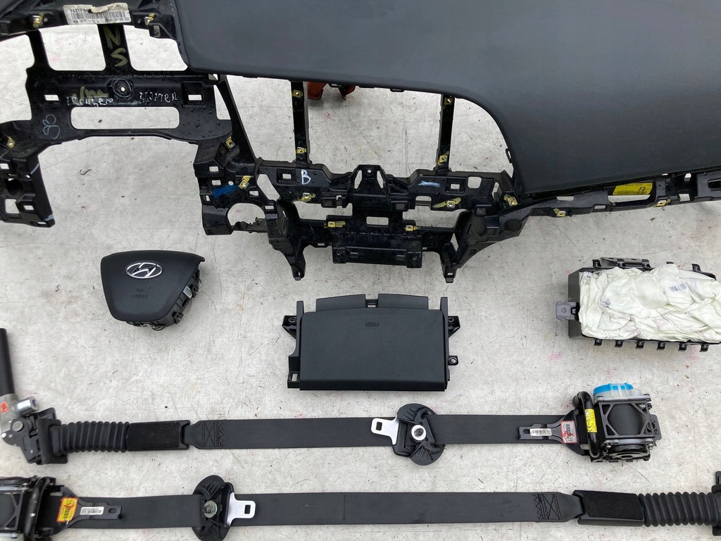фото №5, Hyundai elantra приборная панель приборная панель консоль подушки безопасности ремни