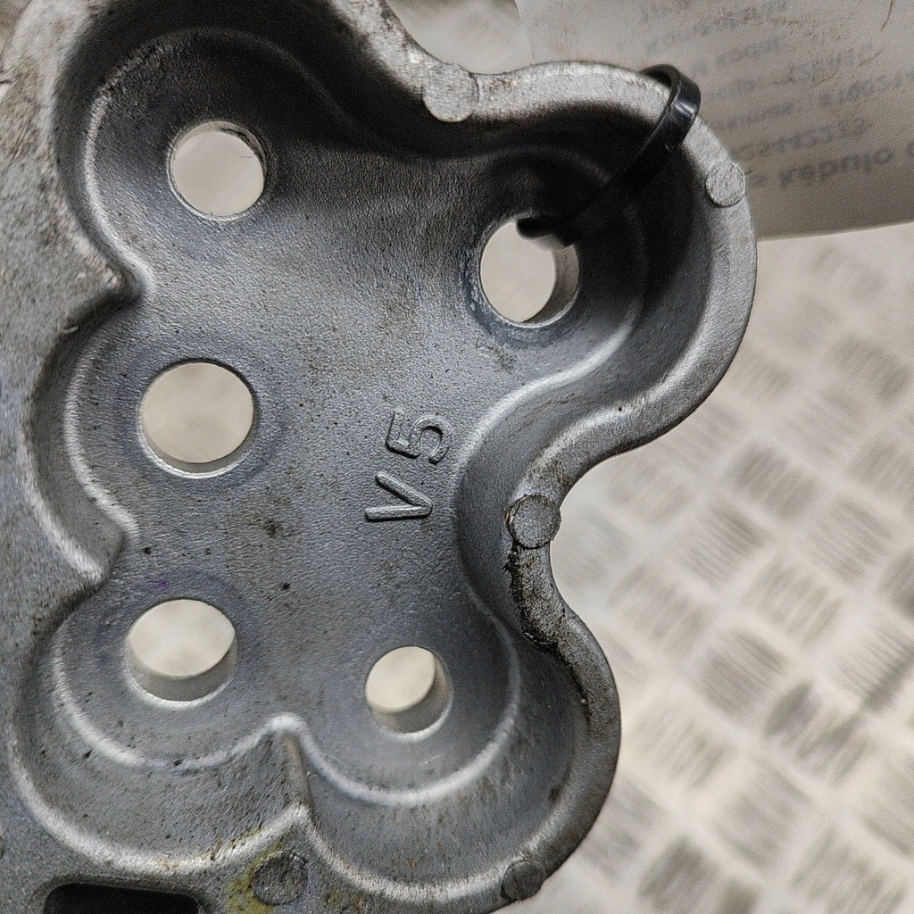 фото №7, Toyota corolla e210 e21 2021 з задній кронштейн / кронштейн двигуна