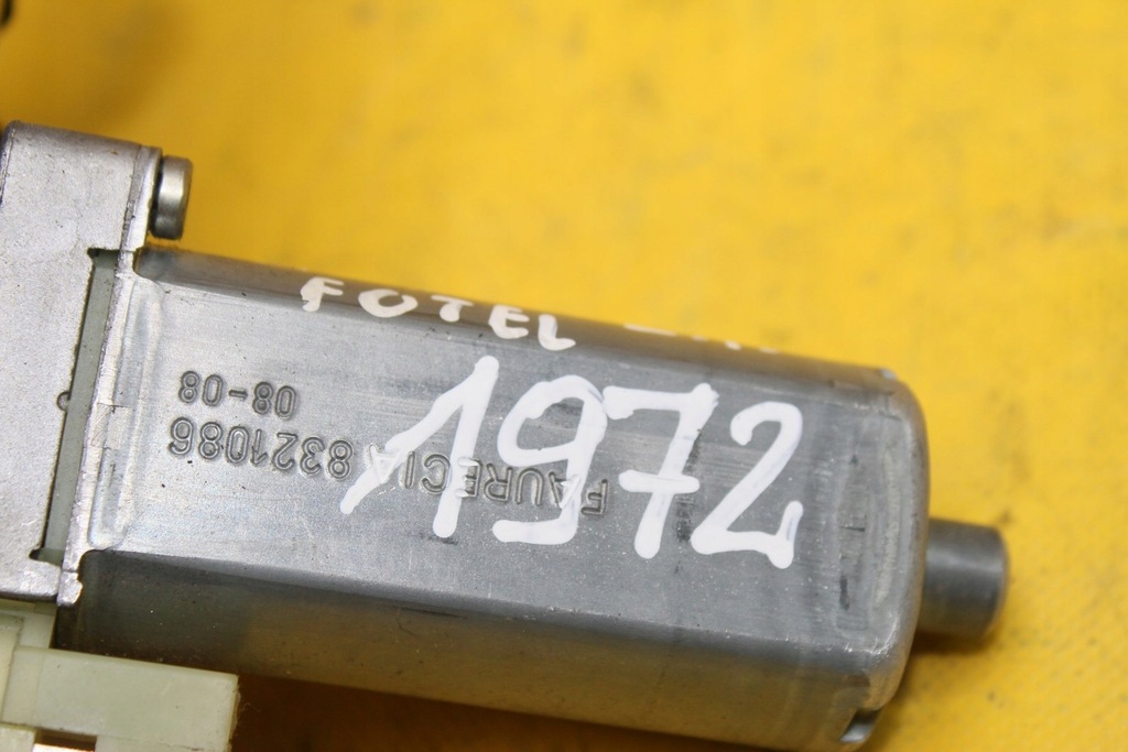 фото №12, Моторчик регулювання сидіння лівий перед e60 8321086