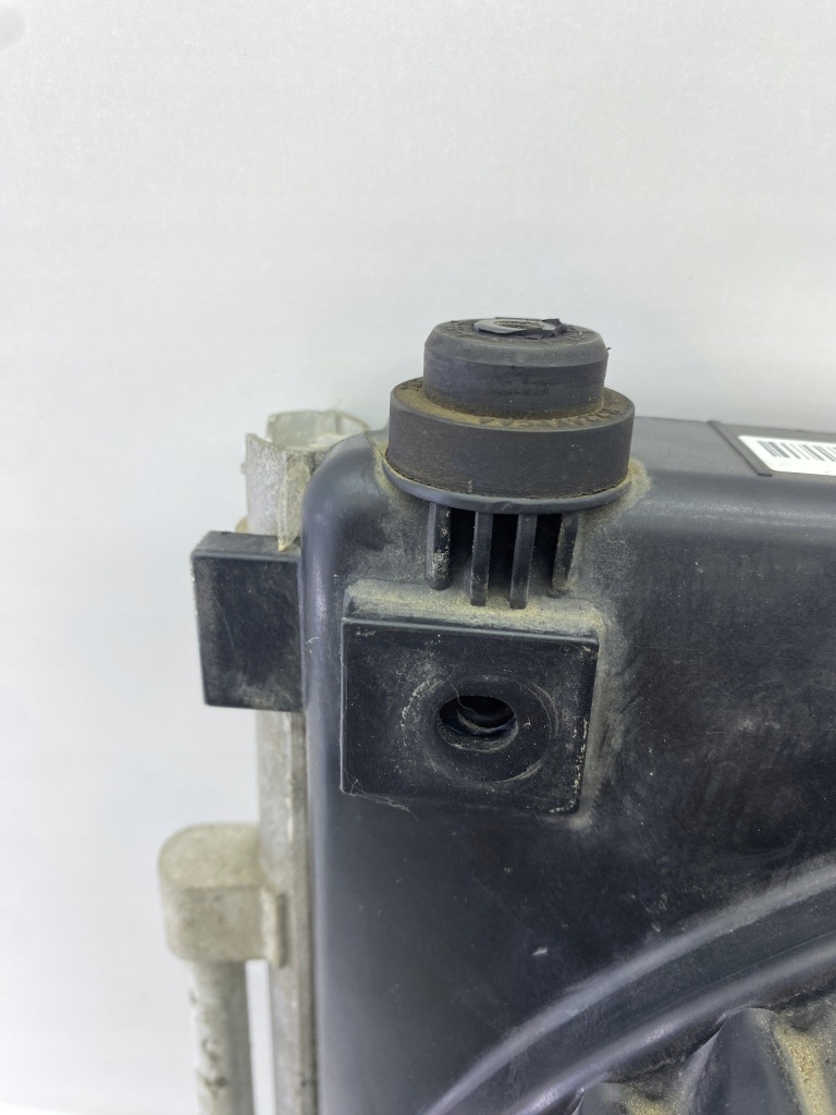 фото №9, Радиатор кондиционера правая tesla s eu org - комплект