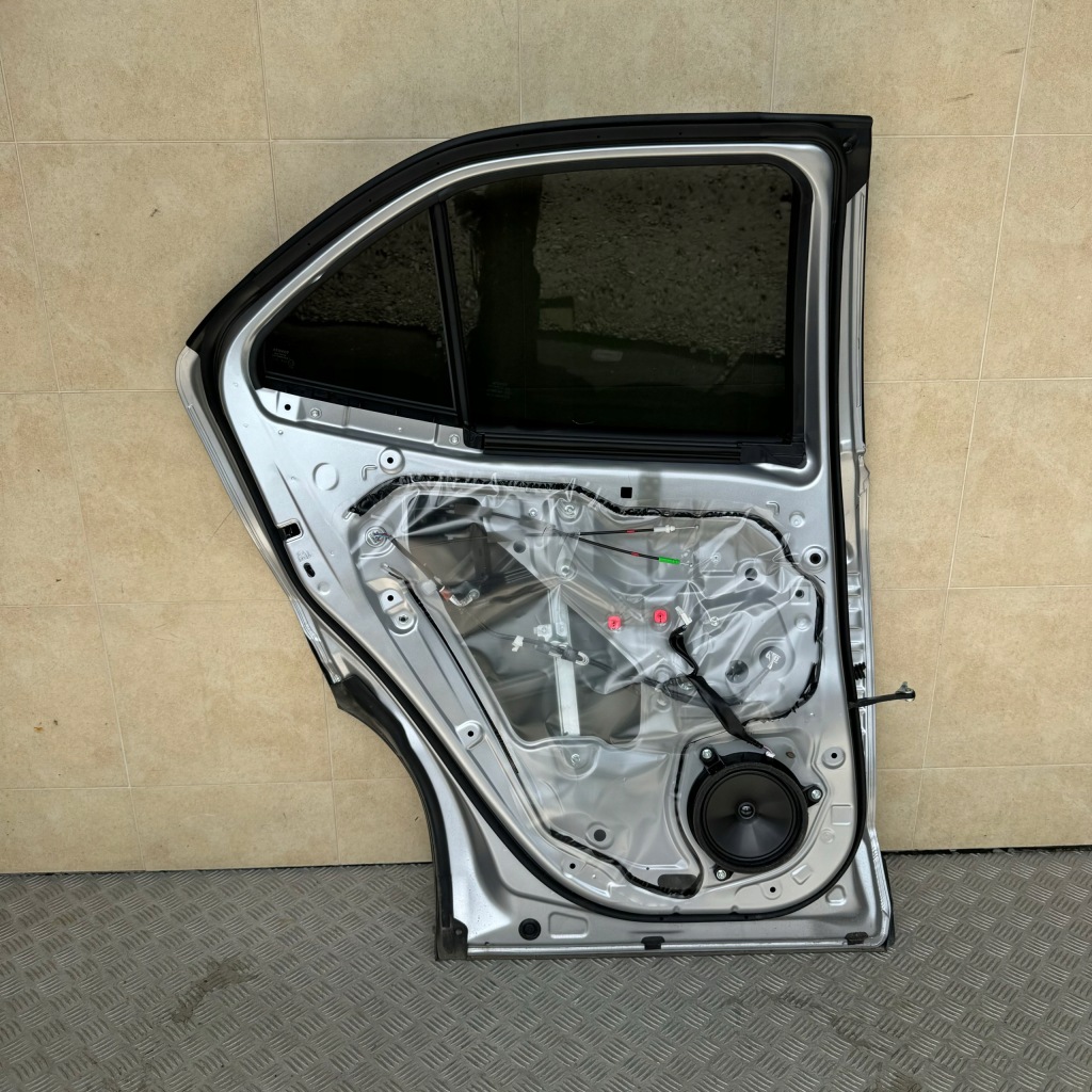 фото №4, Двері задні ліва toyota yaris cross hybrid 2023 rok