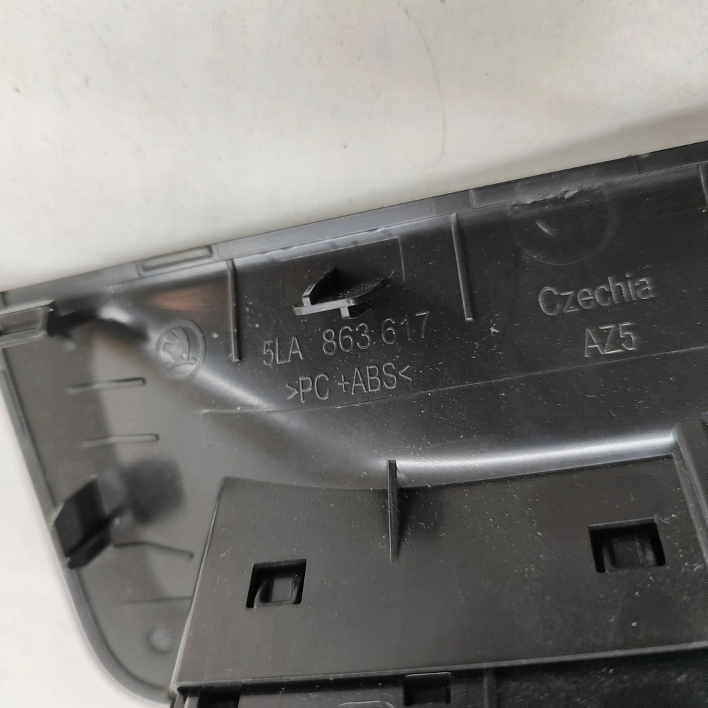 фото №9, Skoda enyaq iv 2022 разъём / соединитель usb