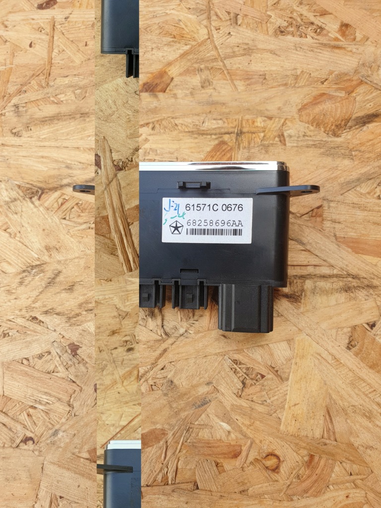 фото №7, Jeep grand cherokee wk2 считыватель usb aux 68258696aa