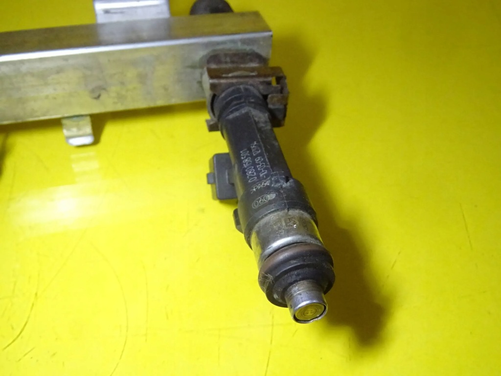 Молдинг упорскування інжектор opel corsa d 1.2b 0280158501 / 0280151208 nr54 Зі Шроту