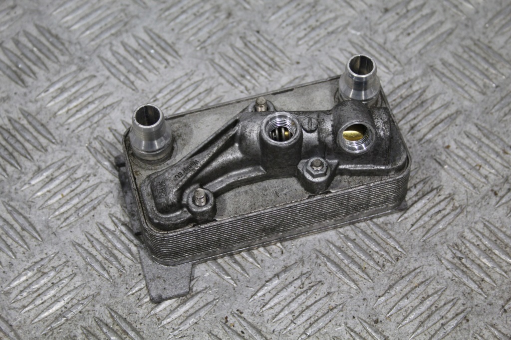 фото №1, Радіатор оливи c-klasa w205 a0995002500