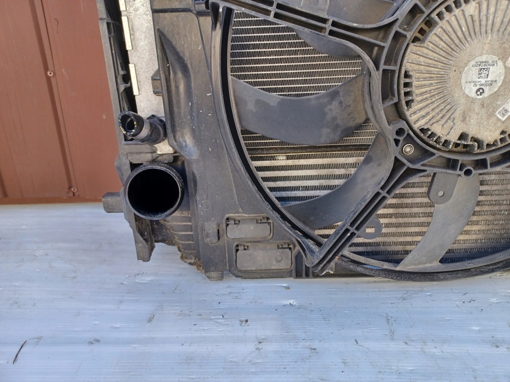 Радиатор комплект вентилятор 8509174 bmw f10 f11 3.0d корпус woda кондиционер Оригинал