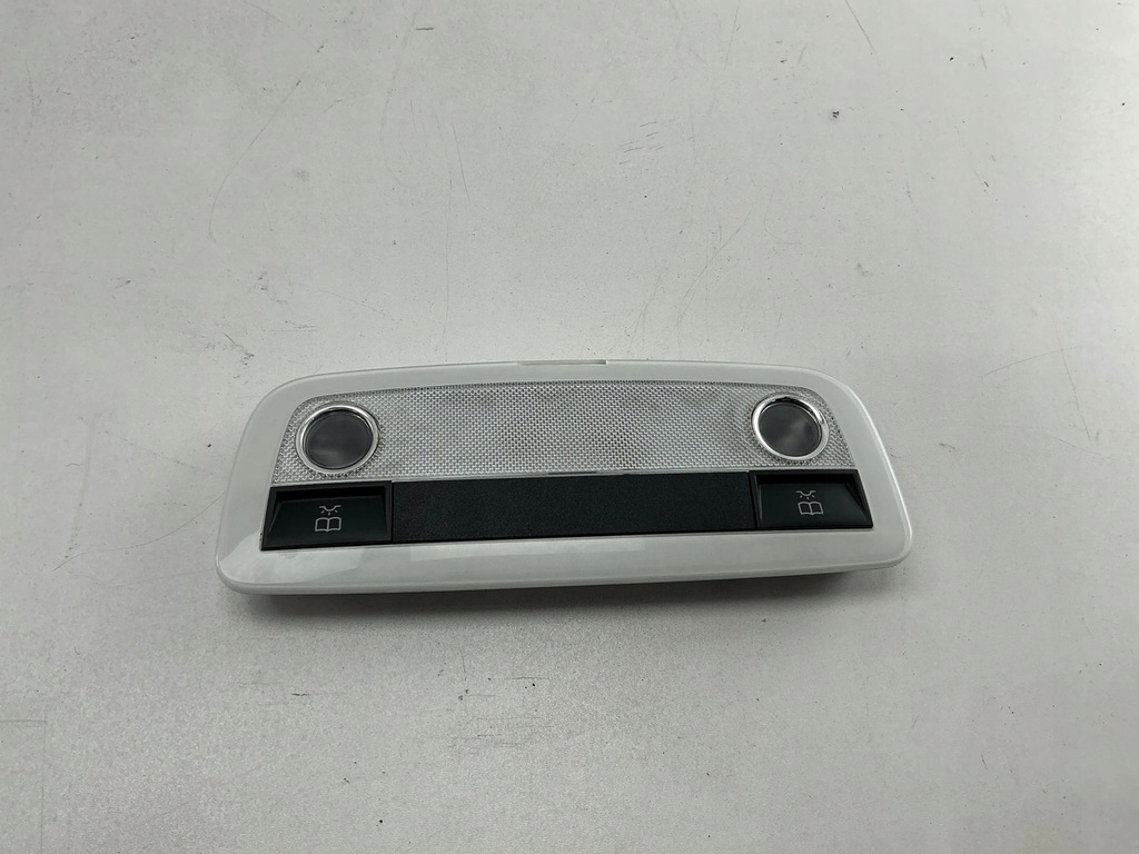 фото №7, Mercedes-benz a w176 2016 лампа потолочный задняя