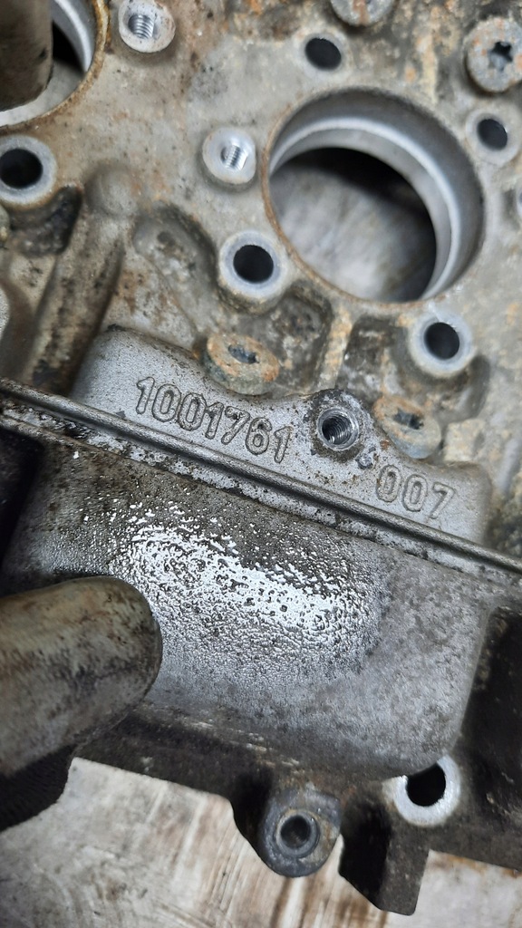 фото №5, Крышка клапанов 1001761 007 валы volvo s60 2.4b