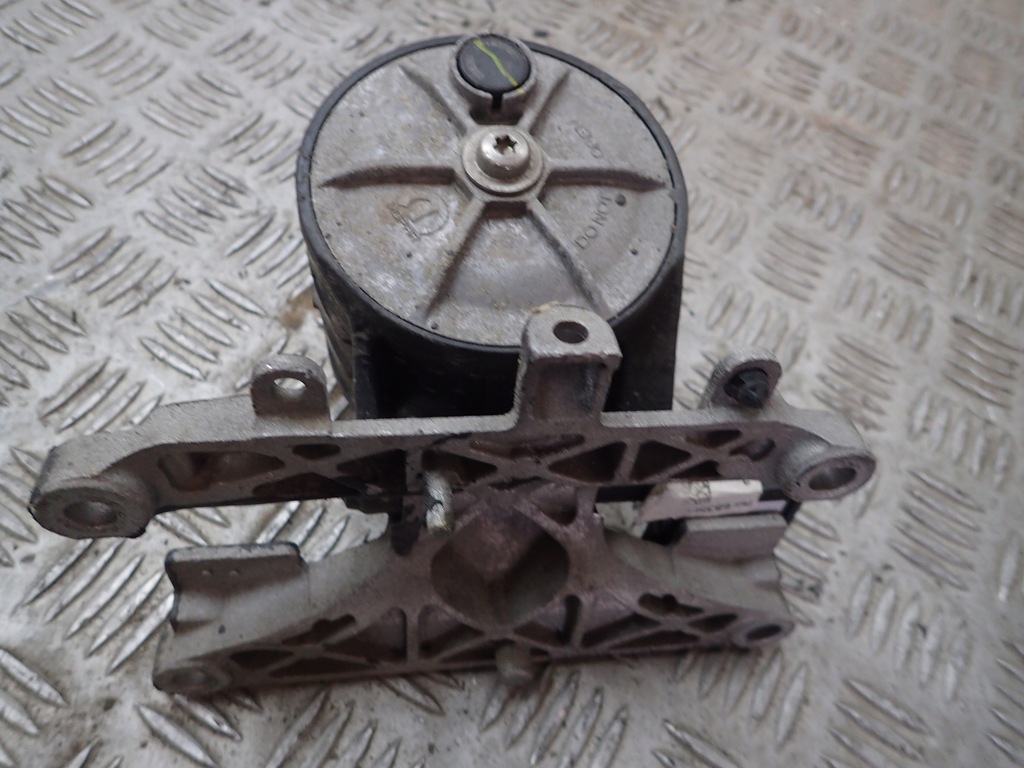 фото №2, Ram 1500 v 19r подушка кронштейн права r