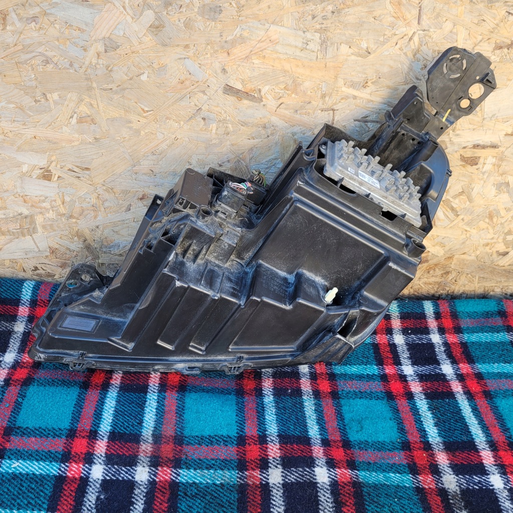 Фара peugeot 3008 2 рестайлинг  full led перед правый Киев