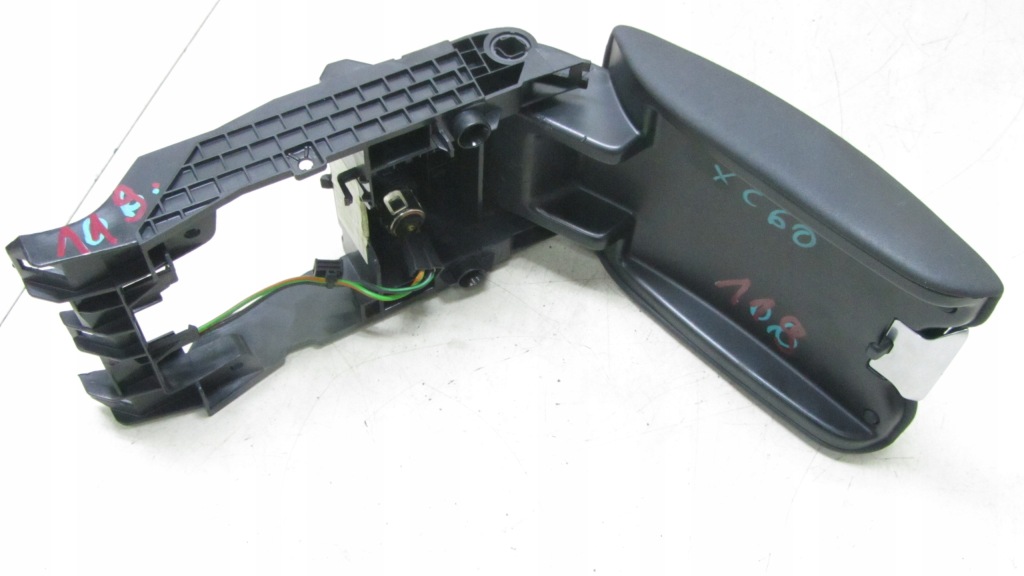 Volvo xc60 podłokietnik39821890 08-13 в Украине