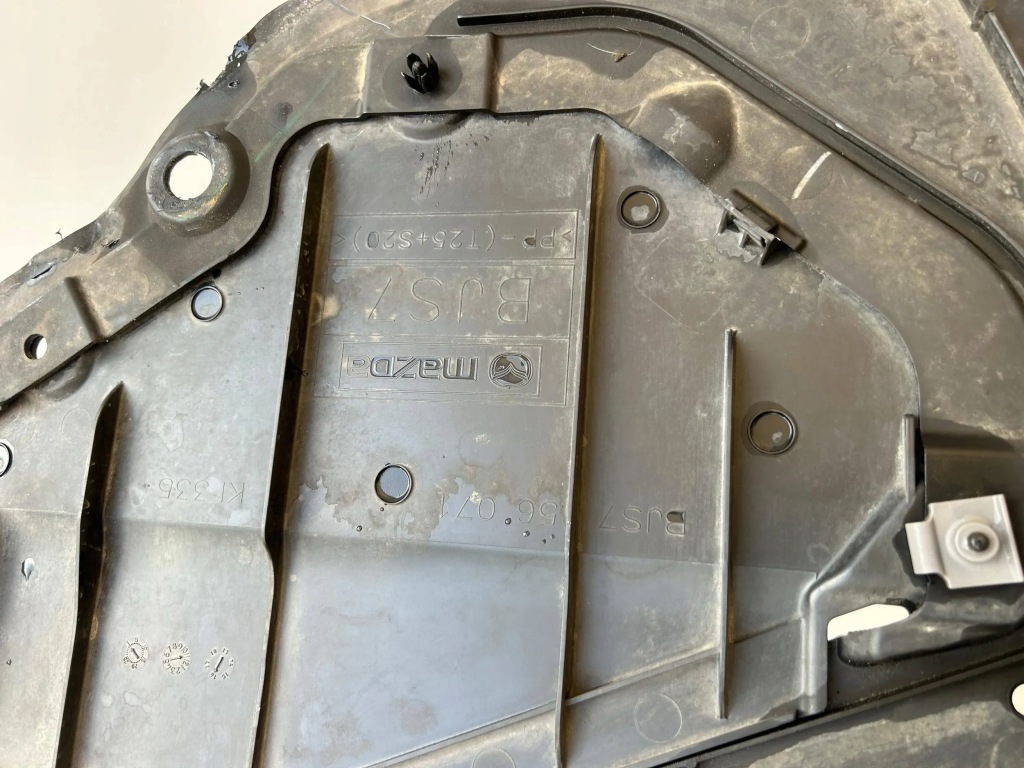 Mazda 3 13- накладка под двигатель bacs56110 оригинал Доставка