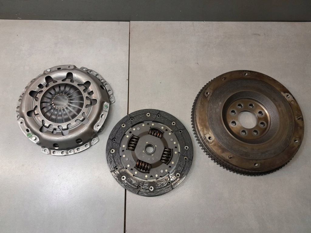 Купити Зчеплення mini cooper i r50 1.6 320043610