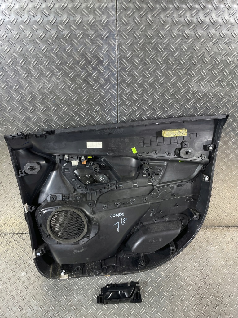 Opel combo 18- обшивка оббивка двері перед ліва 9816791277 Зі Шроту