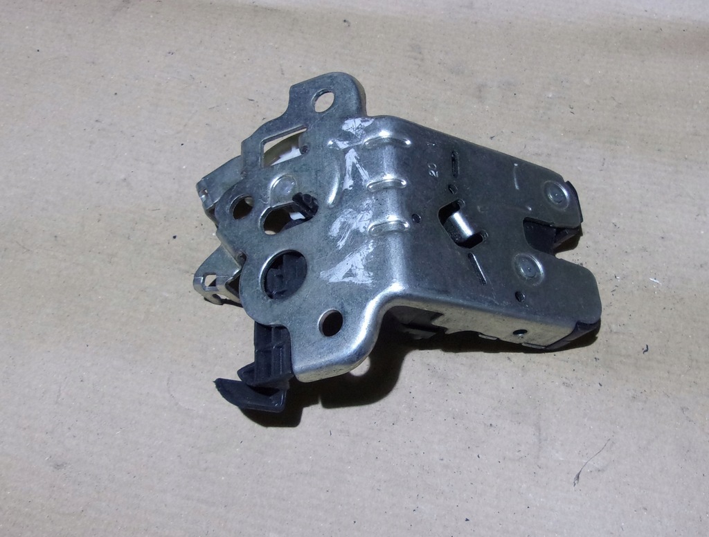 фото №1, Audi a8 d4 замок крышки багажника