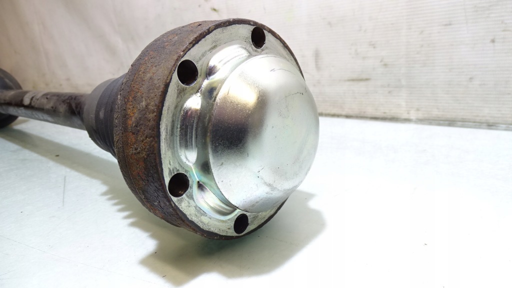 Привідний вал задня права audi a6 c6 3.0tdi Недорого