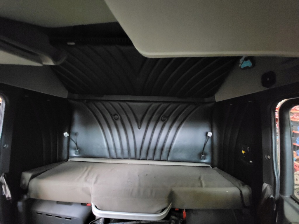 фото №9, Обивка кабины кровать scania r