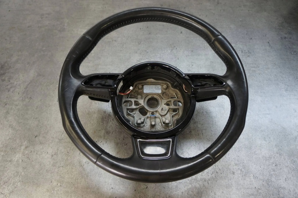 фото №1, Воздуховод трёхспицевая кожа audi a8 d4