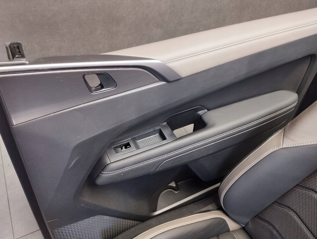 фото №16, Vw amarok ii сиденья подушки безопасности сиденья обшивки заднее сиденье