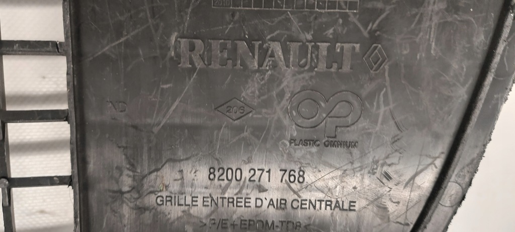 Решітка бампера перед renault megane 2 rs sport 8200271768 Доставка