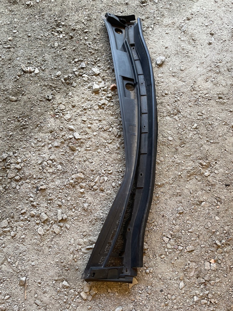 фото №1, Nissan pulsar c13 жабо пластиковый наружное