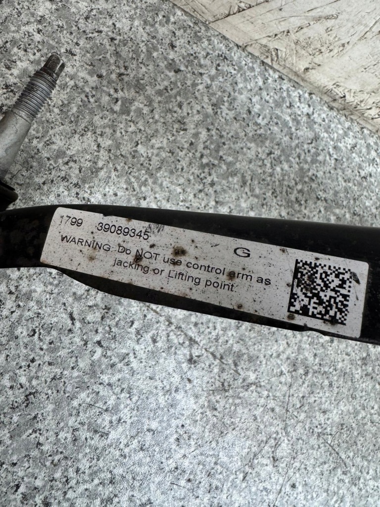 Рычаг правая  перед opel astra k 2015-2019 39089345 в Украине