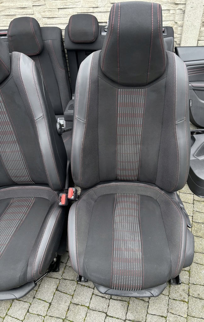 фото №9, Peugeot 308 t9 gt line hb сиденья заднее сиденье обшивки