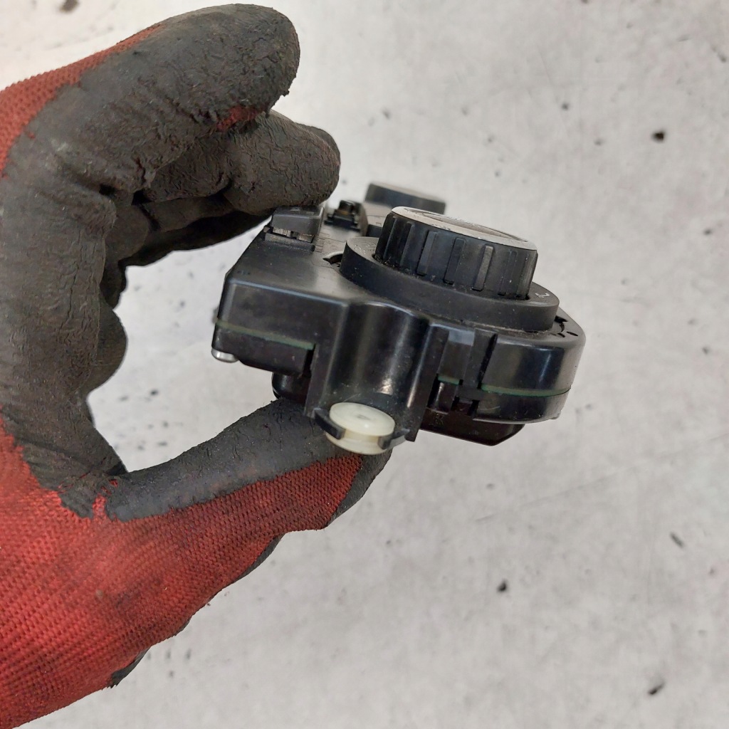 фото №10, Skoda superb ii 2 панель управление кондиционера