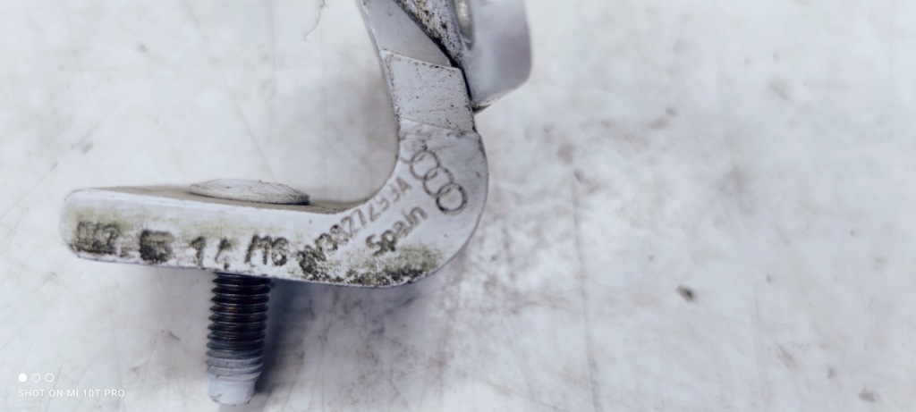 фото №5, Петля кришки задня audi a3 8v 3-двері 8v3827299a