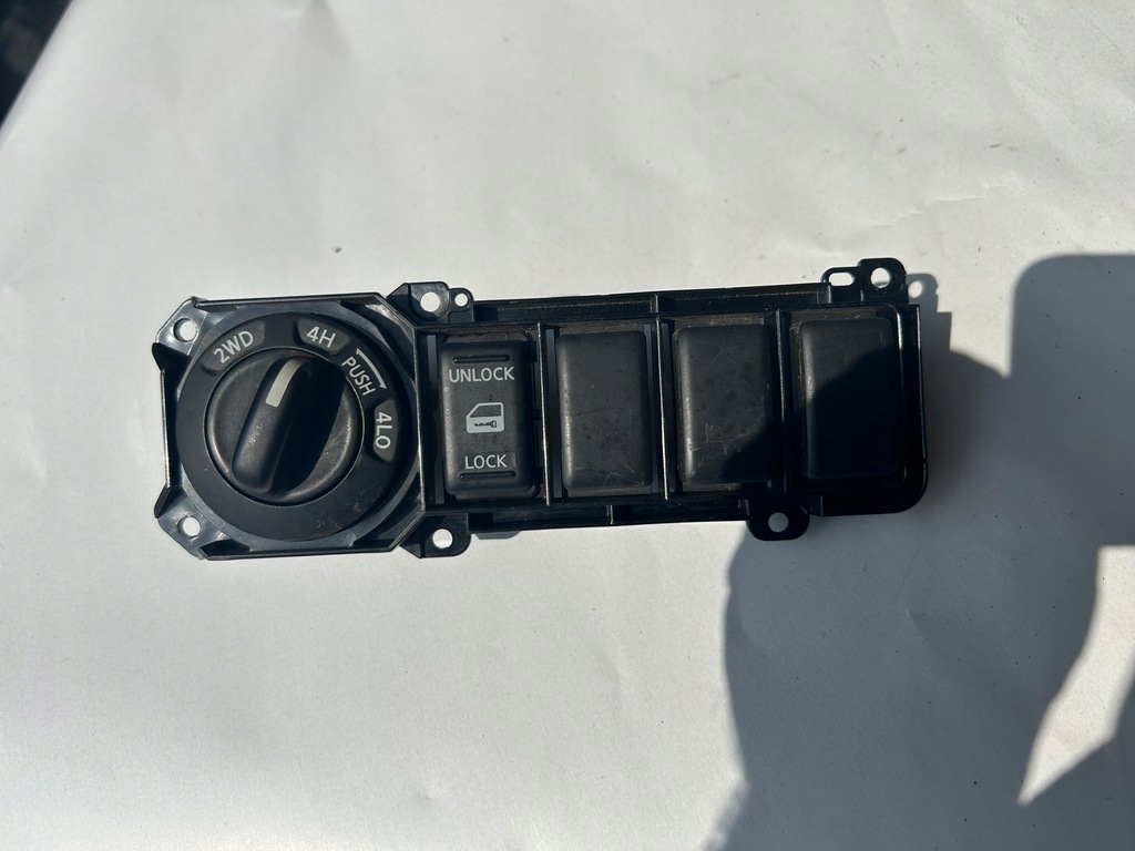 фото №1, Navara d40 переключатель приводов