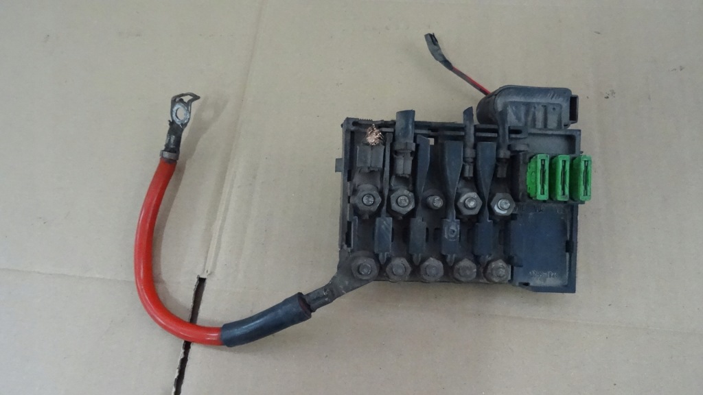 фото №1, Vw caddy 1.9d коробка запобіжників клема