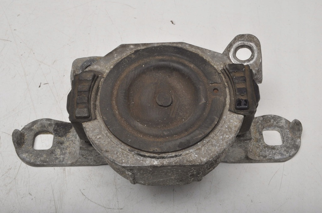 фото №5, Volvo s40 ii v50 2.4 20v 170km кронштейн подушка двигателя