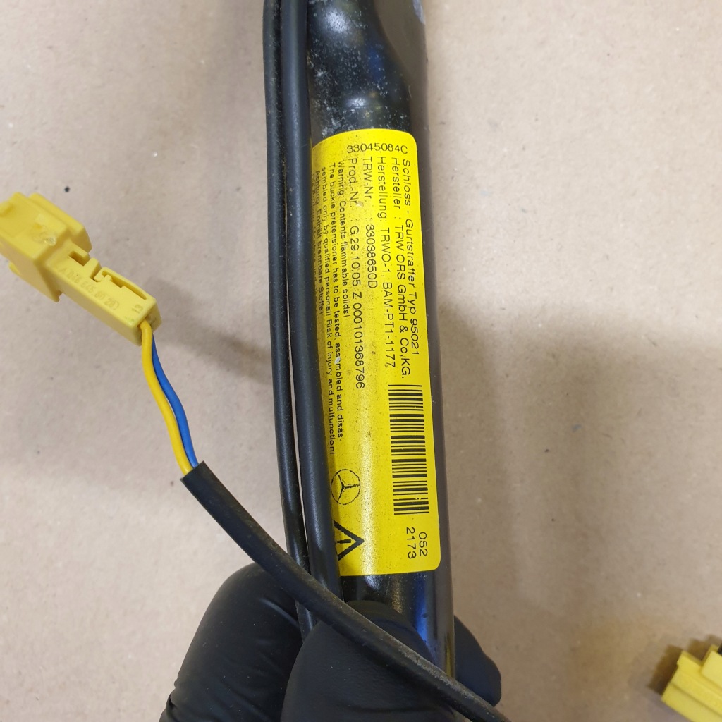 фото №6, Натягувач поперечина правий перед mercedes s w221 оригінальний номер szary