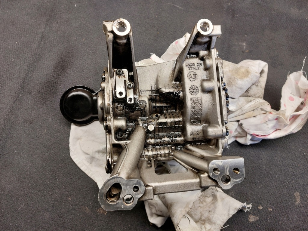 Насос масла bmw g11 3.0 d b57d30b 21r 8599154 с Разборки