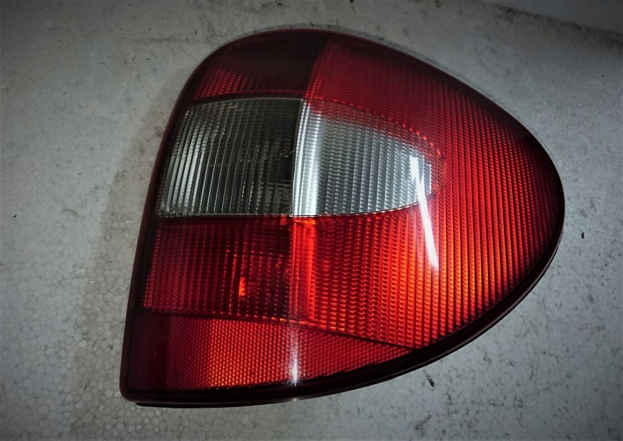 фото №1, Лампа правая задняя chrysler 153672