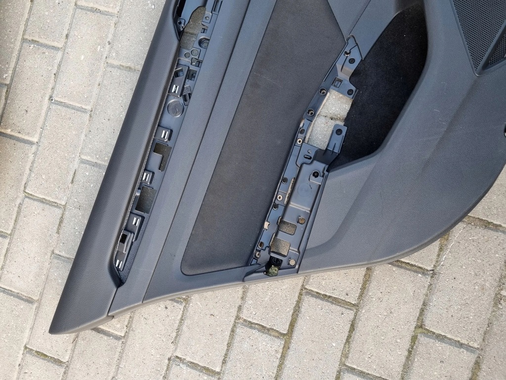 фото №8, Volkswagen passat b8 2016 задня сторона ліва обшивки / обшивка двері задніх