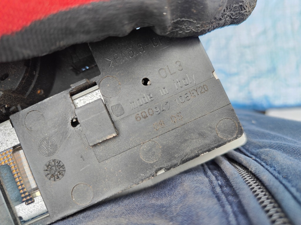 фото №4, Seat toldeo iii лампа освещение салона 6q0947105