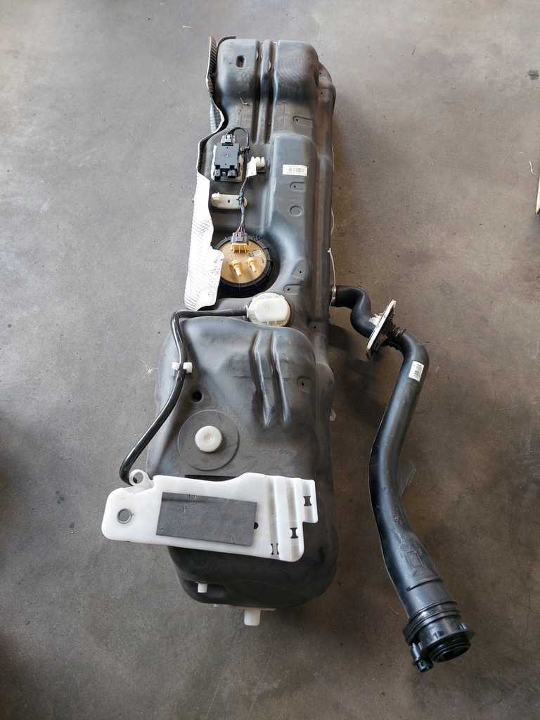 фото №1, Бак топлива renault master iii lift помпа 172025905r