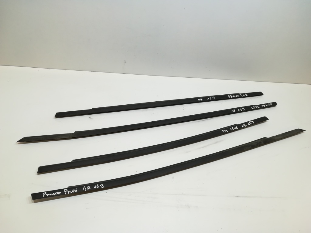 фото №1, Молдинг уплотнитель стекло дверь перед задняя левая lub правая alfa romeo 159