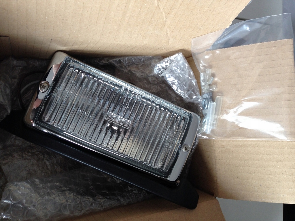 фото №10, Стекло фары противотуманной фары mercedes 107 новый/ bosch