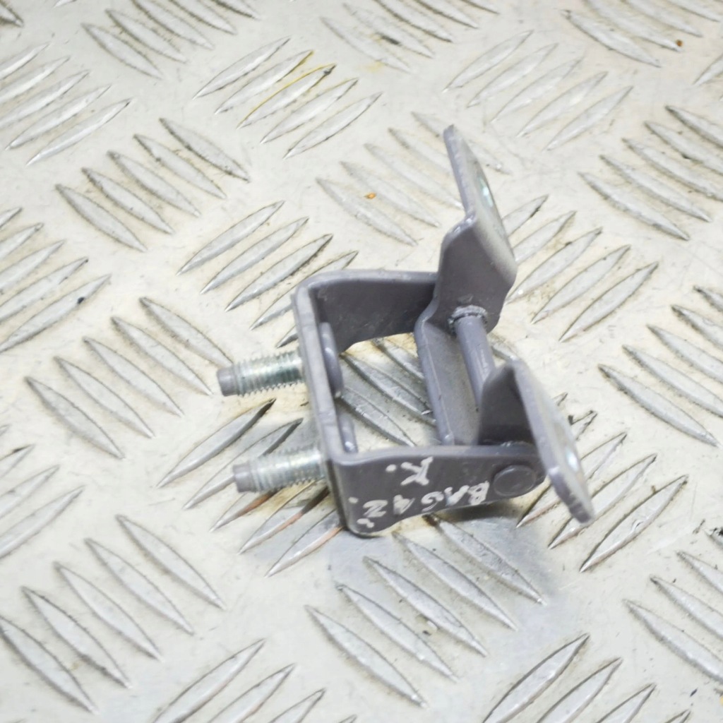 фото №5, Hyundai kona i 2018 правая сторона петля крышки задний багажника