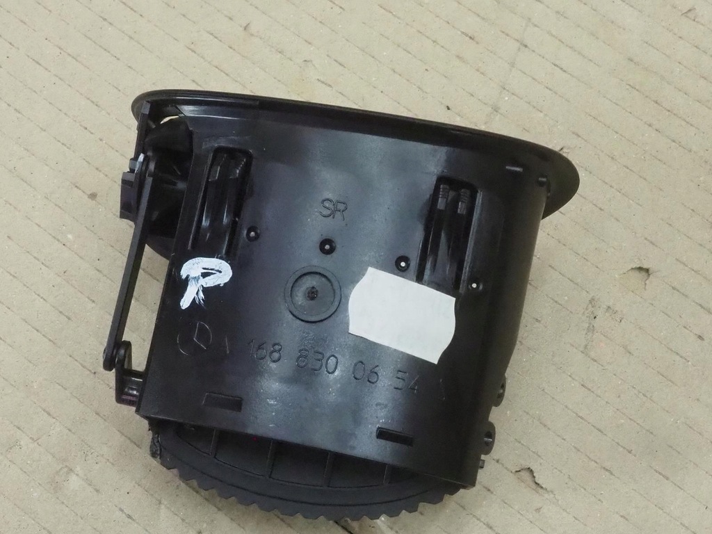фото №11, Решётка обдув mercedes w168 a1688300654 правая пассажира