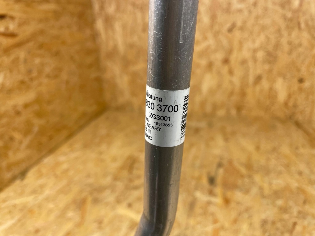 Патрубок трубка шланг кондиціонера mercedes eqe w295 a2958303700 Зі Шроту
