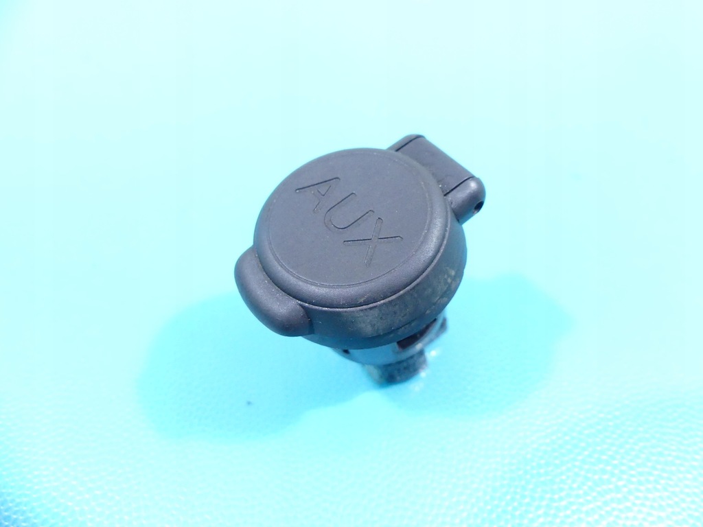 фото №1, Разъём usb citroen c3 picasso 08-17 96647952xt